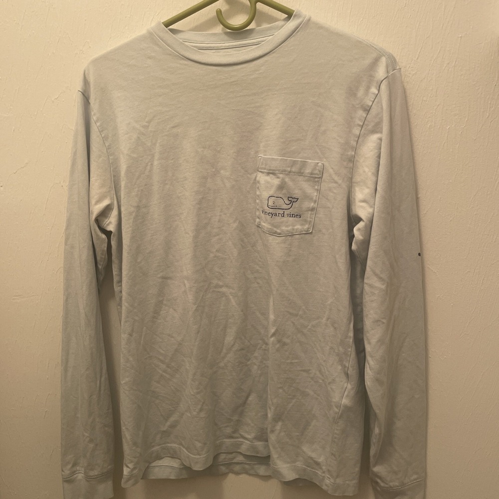 Vineyard Vines Womens XS Light Blue Long Sleeve Pocket Distressed Print Whale